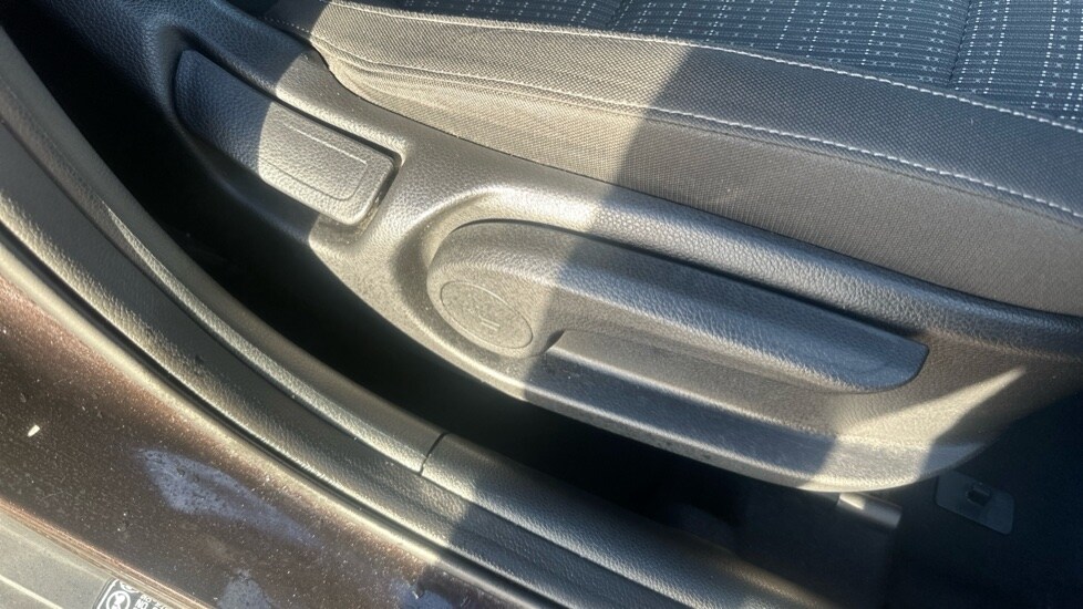 Used Kia Stonic 2018 for sale - 76874322: Photo 32