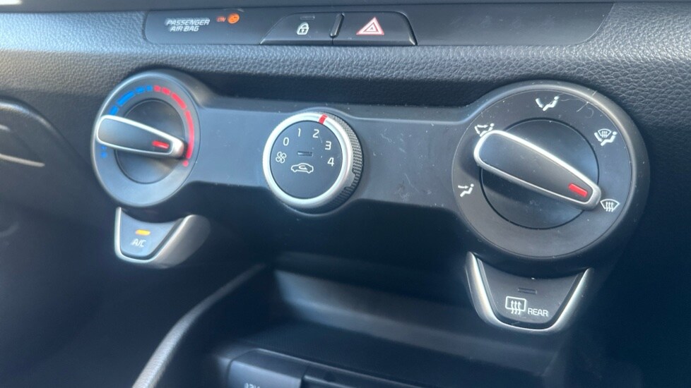 Used Kia Stonic 2018 for sale - 76874322: Photo 33