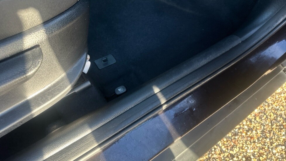 Used Kia Stonic 2018 for sale - 76874322: Photo 36