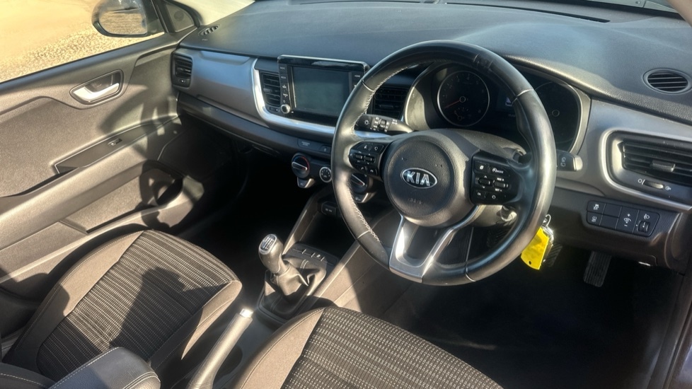 Used Kia Stonic 2018 for sale - 76874322: Photo 9