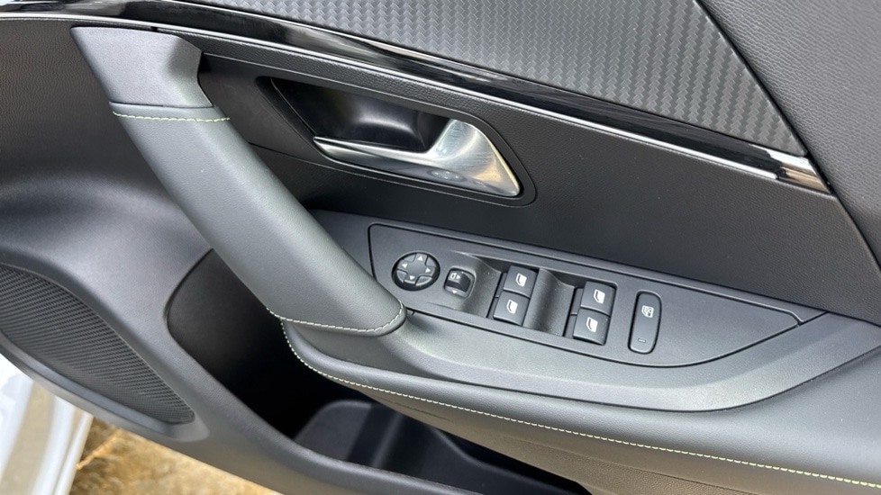 Used Peugeot 2008 2024 for sale - 76623404: Photo 32