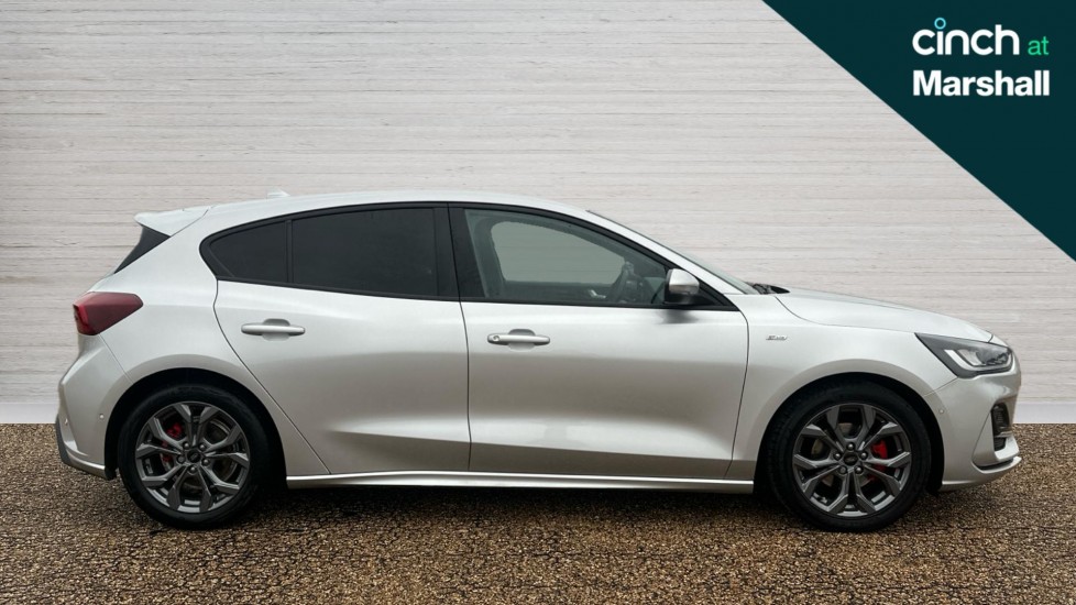 Used Ford Focus 2023 for sale - 76960233: Photo 2