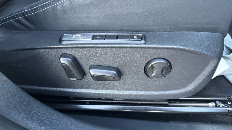 Used Ford Explorer 2024 for sale - 76873410: Photo 34