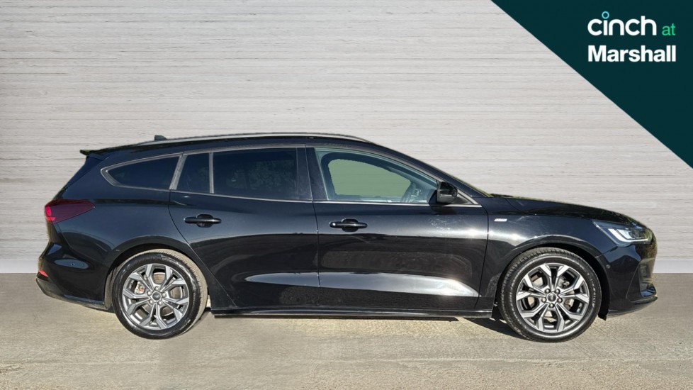 Used Ford Focus 2023 for sale - 76372881: Photo 2