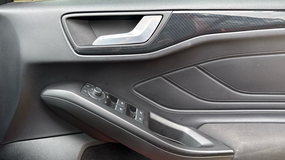 Used Ford Focus 2023 for sale - 76434998: Photo 29