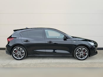 Used Ford Focus 2023 for sale - 75943457: Photo