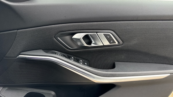 Used BMW 3 Series 2019 for sale - 76208878: Photo 32