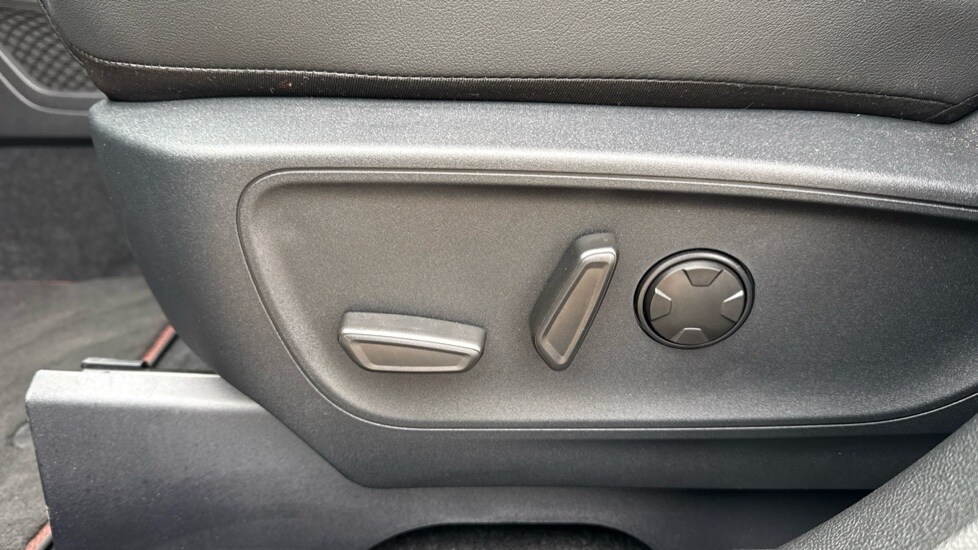 Used Ford Kuga 2025 for sale - 76355119: Photo 33