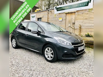 Used Peugeot 208 2015 for sale - 79221530: Photo