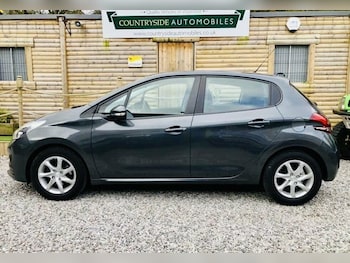 Used Peugeot 208 2015 for sale - 79221530: Photo