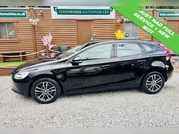 Used Volvo V40 2018 for sale - 79358594: Photo