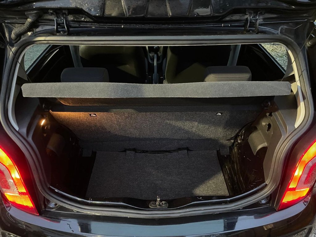 Used Peugeot 308 2010 for sale - 76986216: Photo 14