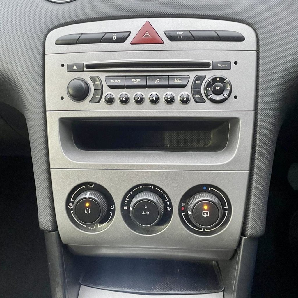 Used Peugeot 308 2010 for sale - 76986216: Photo 19