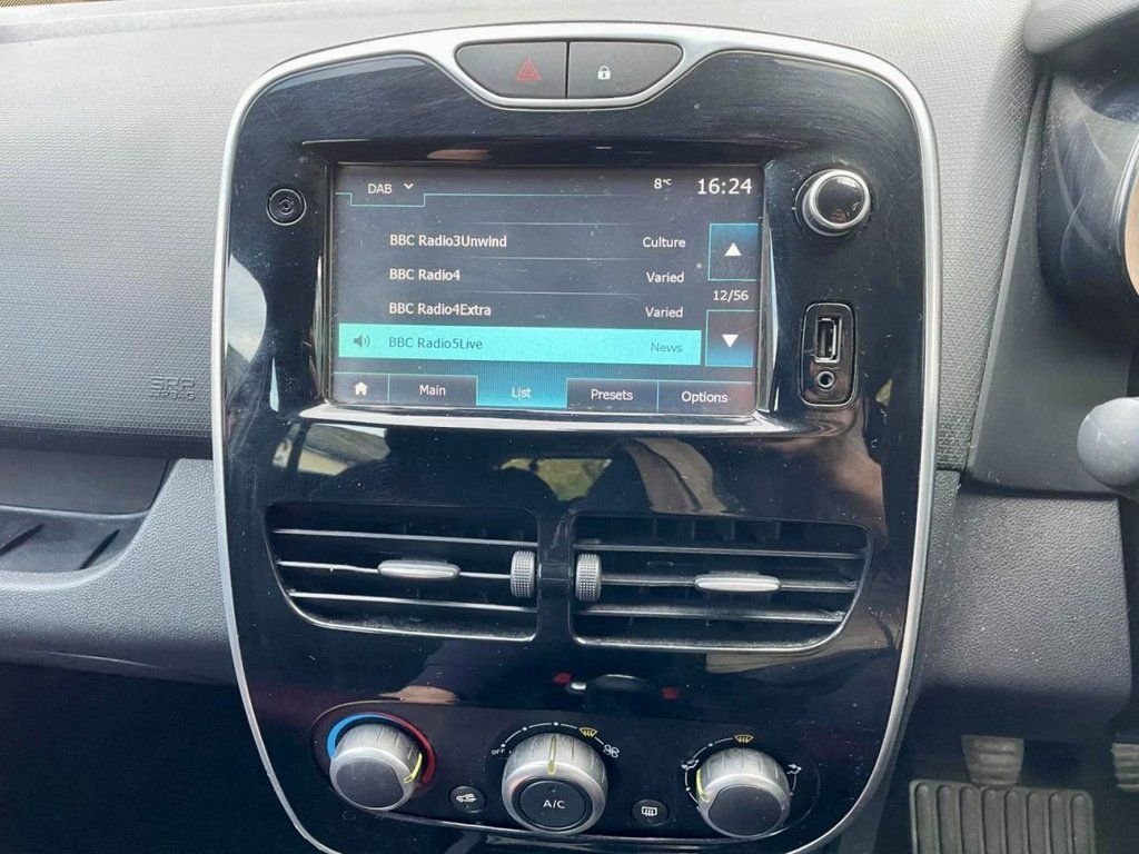 Used Renault Clio 2016 for sale - 76945648: Photo 16