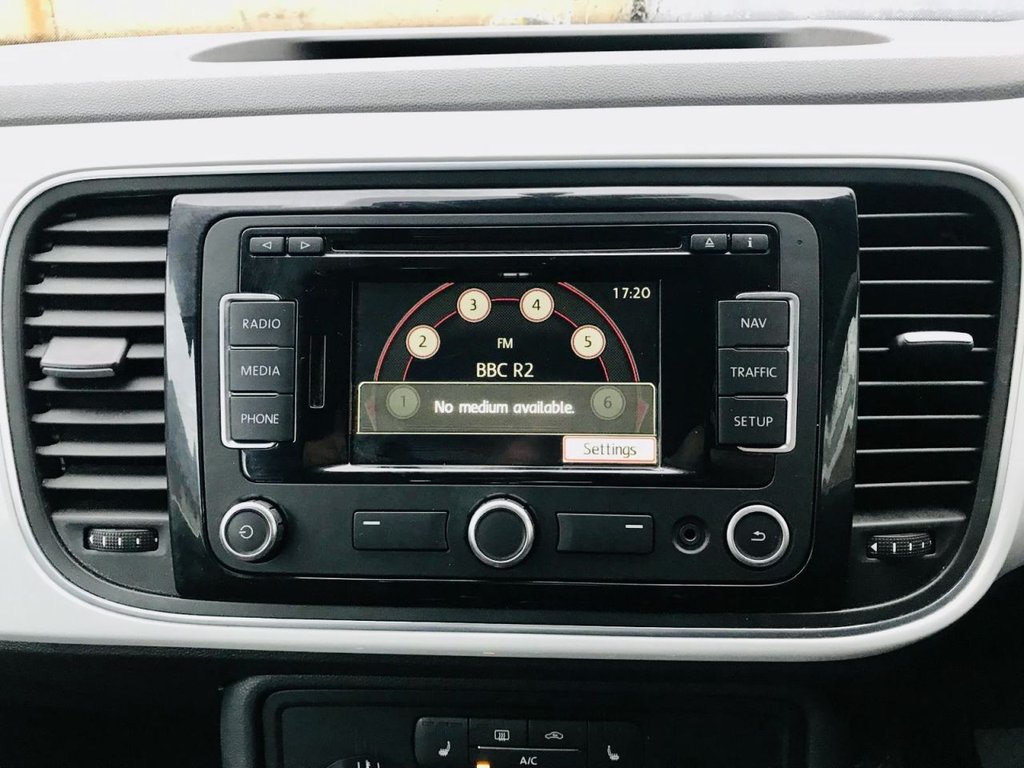 Used Volkswagen Beetle 2014 for sale - 77520797: Photo 26