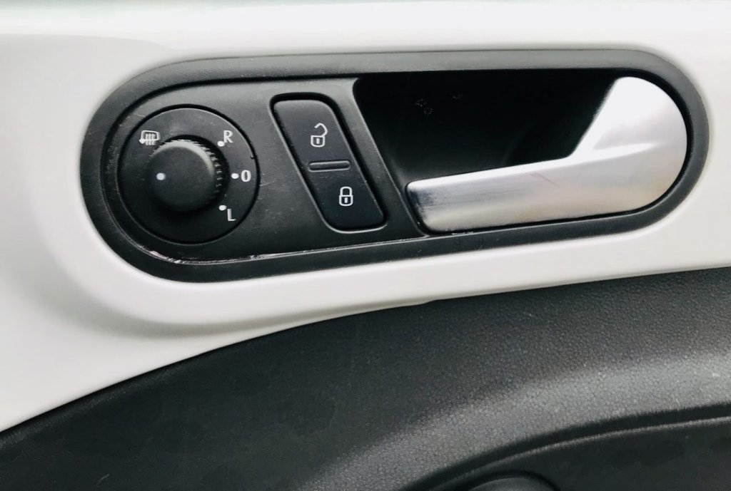 Used Volkswagen Beetle 2014 for sale - 77520797: Photo 28