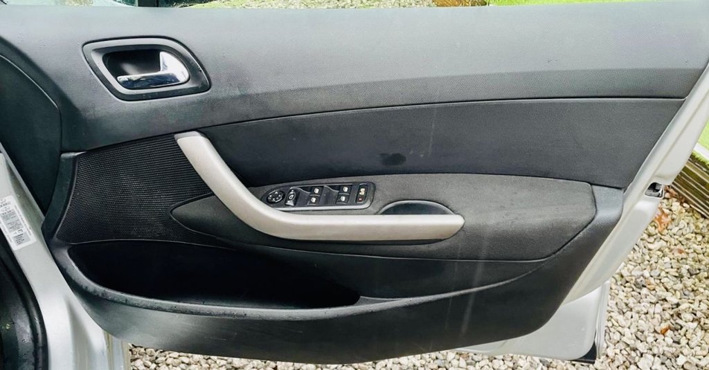 Used Peugeot 308 2010 for sale - 77407631: Photo 21