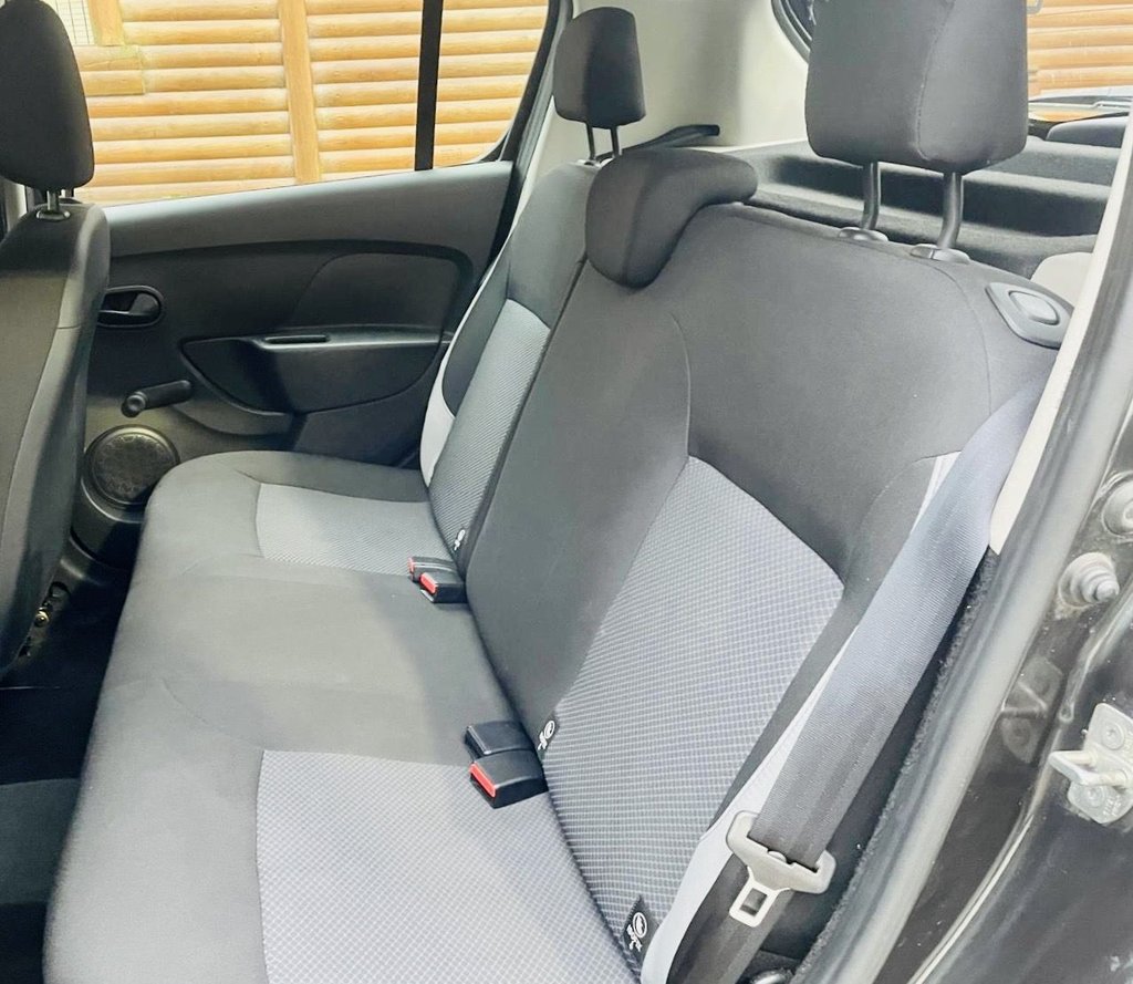 Used Dacia Sandero 2015 for sale - 76970033: Photo 12