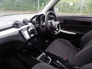 Used Suzuki Swift 2018 for sale - 75572374: Photo