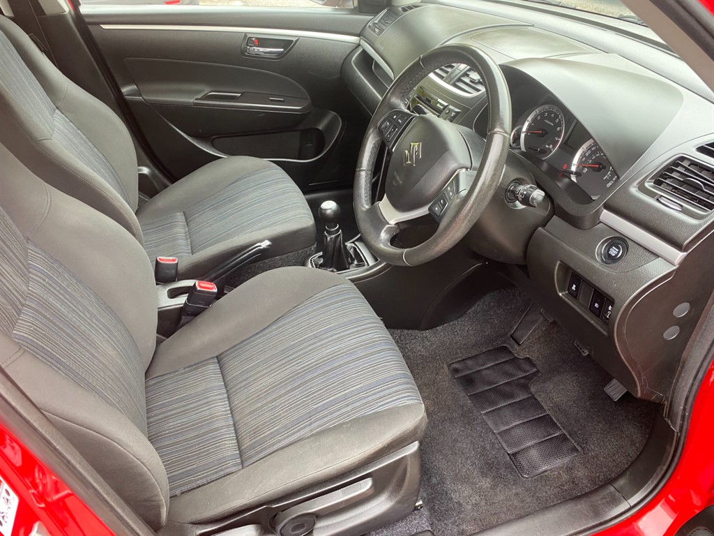 Used Suzuki Swift 2015 for sale - 76302543: Photo 3