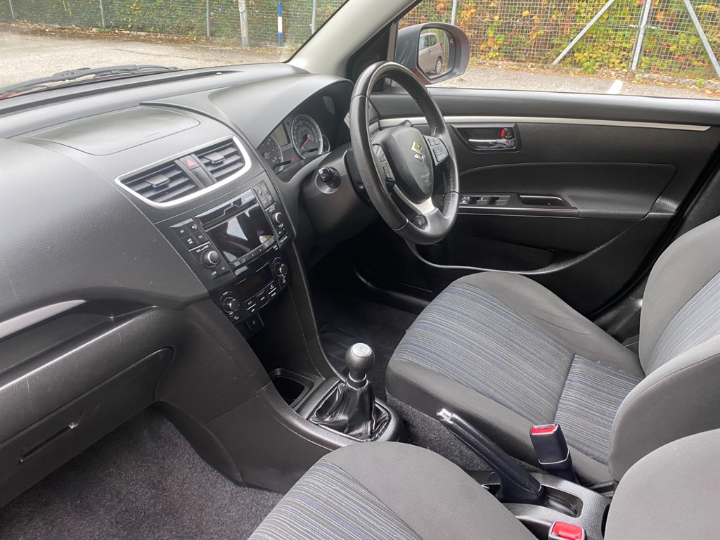 Used Suzuki Swift 2015 for sale - 76302543: Photo 4
