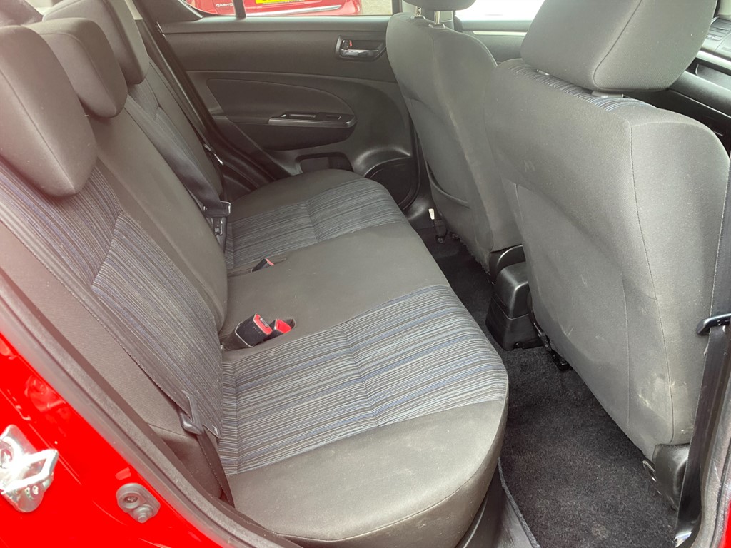 Used Suzuki Swift 2015 for sale - 76302543: Photo 5