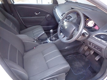 Used Renault Megane 2015 for sale - 79515772: Photo