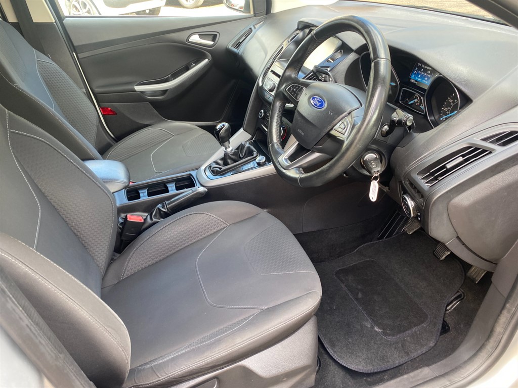 Used Ford Focus 2015 for sale - 78067276: Photo 3