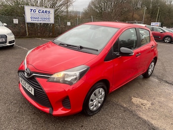 Used Toyota Yaris 2015 for sale - 77170779: Photo