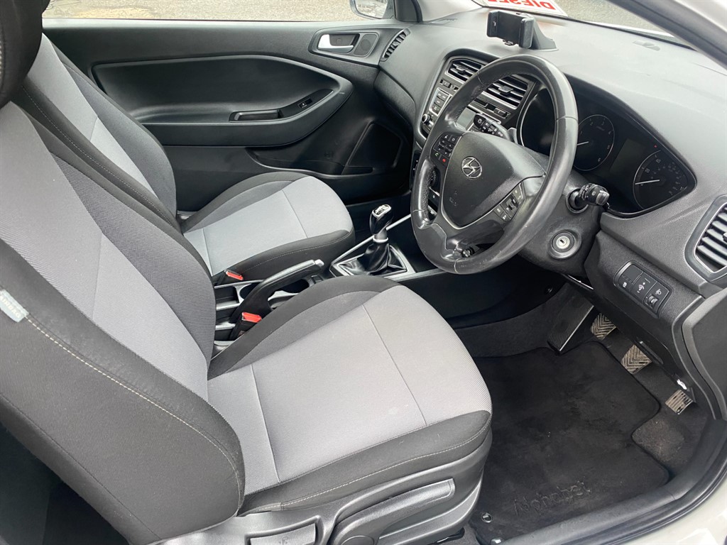 Used Hyundai i20 2015 for sale - 77462113: Photo 3