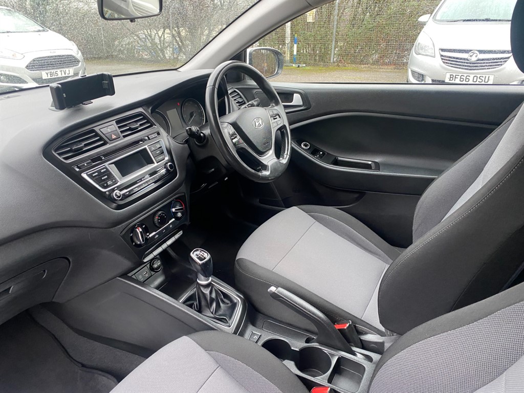 Used Hyundai i20 2015 for sale - 77462113: Photo 4