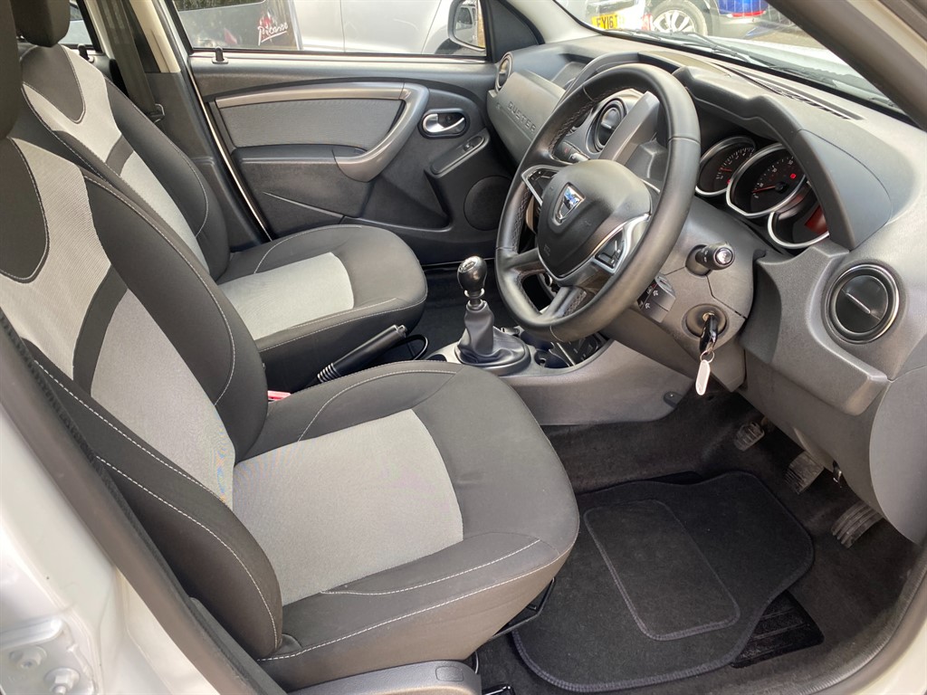 Used Dacia Duster 2017 for sale - 77570324: Photo 3