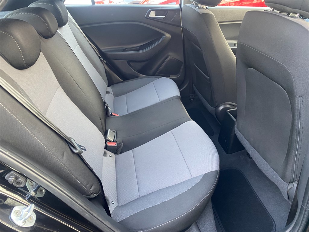 Used Hyundai i20 2017 for sale - 76580378: Photo 5