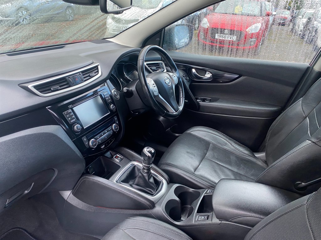 Used Nissan Qashqai 2016 for sale - 76332379: Photo 4