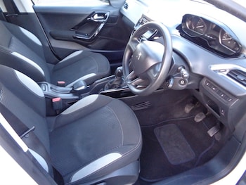 Used Peugeot 2008 2016 for sale - 75572346: Photo