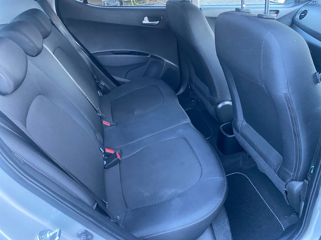 Used Hyundai i10 2018 for sale - 76818066: Photo 5