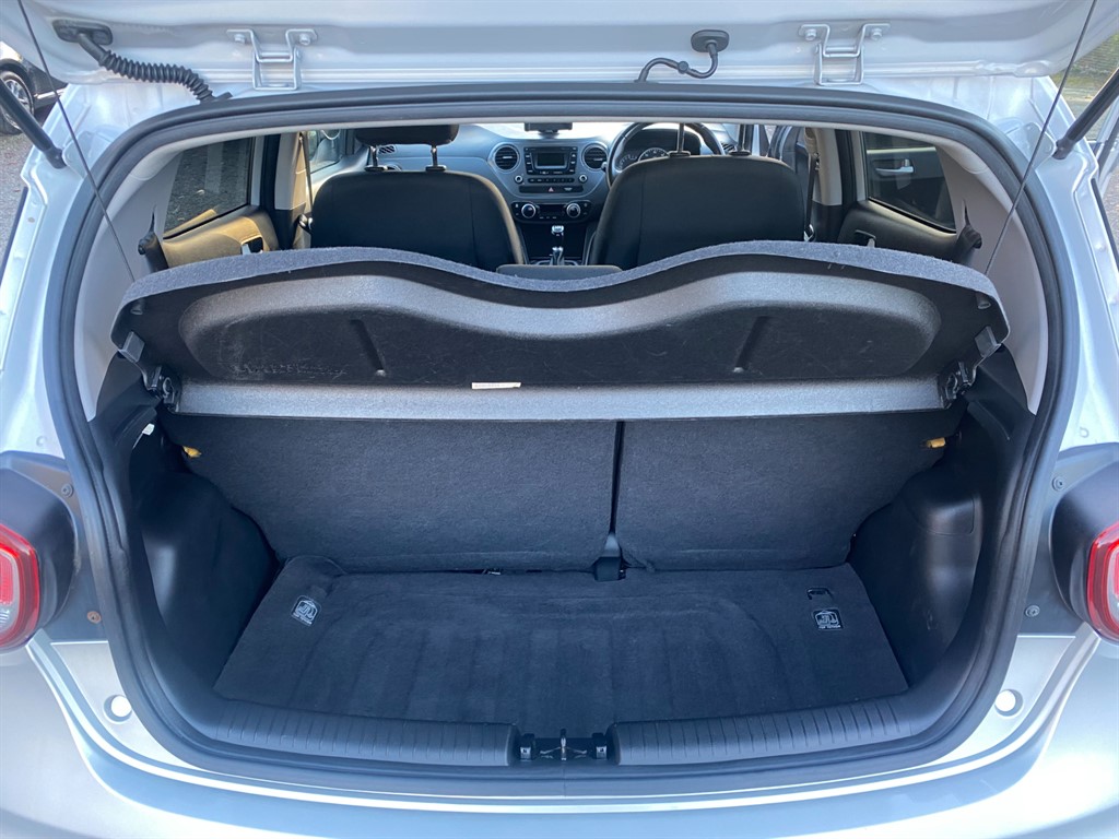 Used Hyundai i10 2018 for sale - 76818066: Photo 6