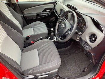 Used Toyota Yaris 2017 for sale - 78329146: Photo