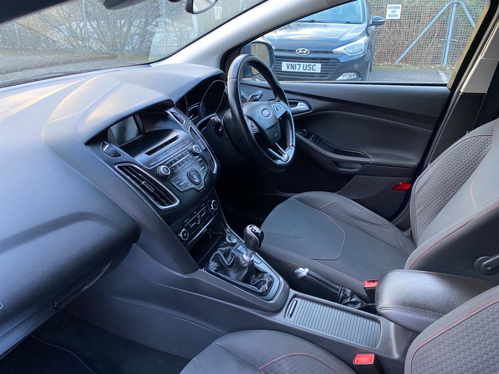 Used Ford Focus 2015 for sale - 77354033: Photo 4