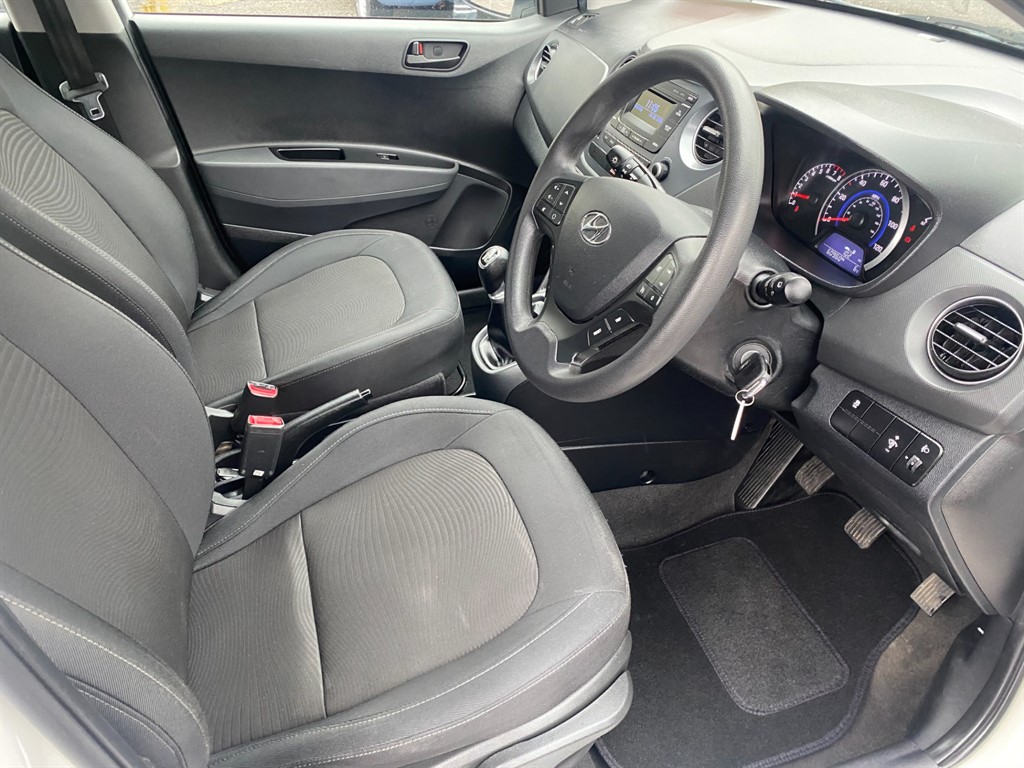 Used Hyundai i10 2017 for sale - 77420703: Photo 3