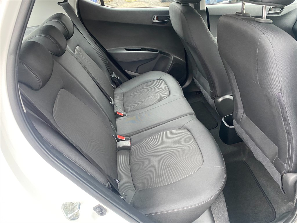 Used Hyundai i10 2017 for sale - 77420703: Photo 5