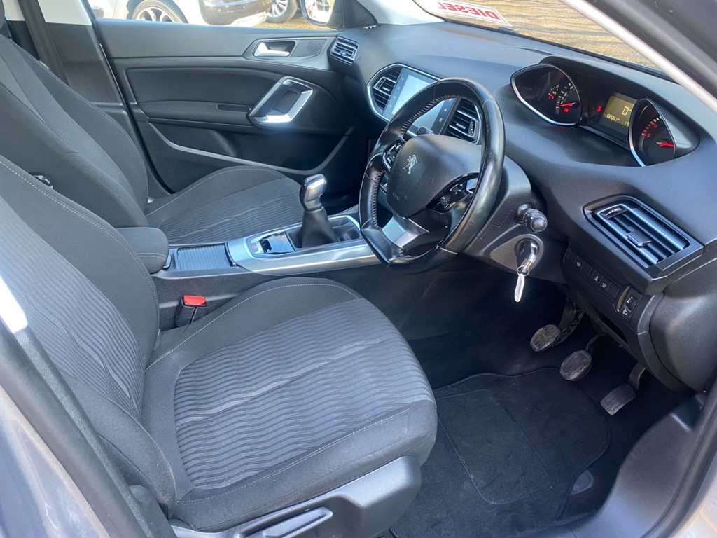 Used Peugeot 308 2016 for sale - 77746362: Photo 3