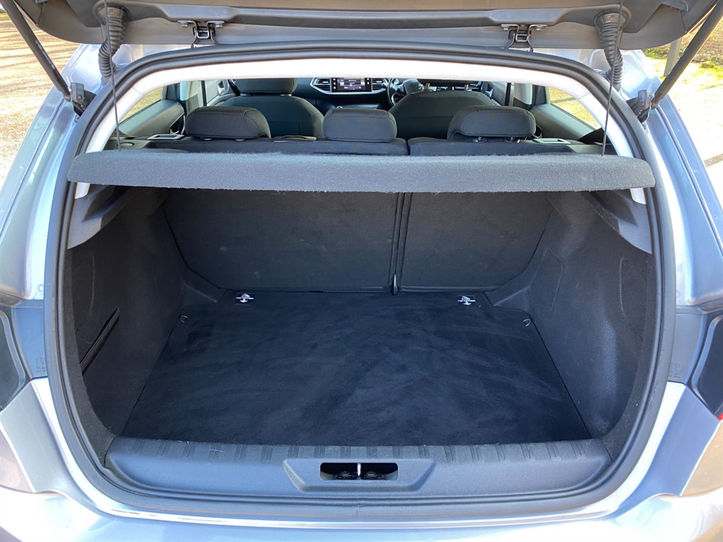 Used Peugeot 308 2016 for sale - 77746362: Photo 6