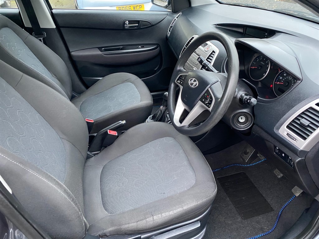 Used Hyundai i20 2011 for sale - 76861981: Photo 3