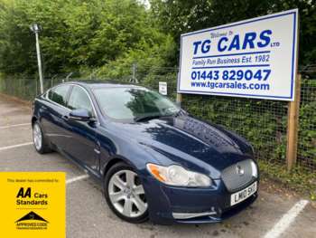 2010 - V6 Premium Luxury 4-Door