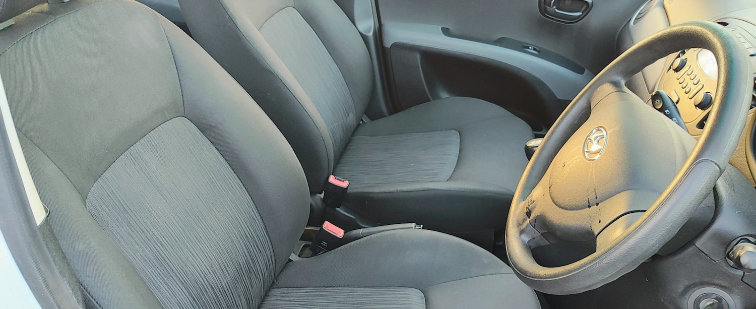 Used Hyundai i10 2012 for sale - 76718859: Photo 8