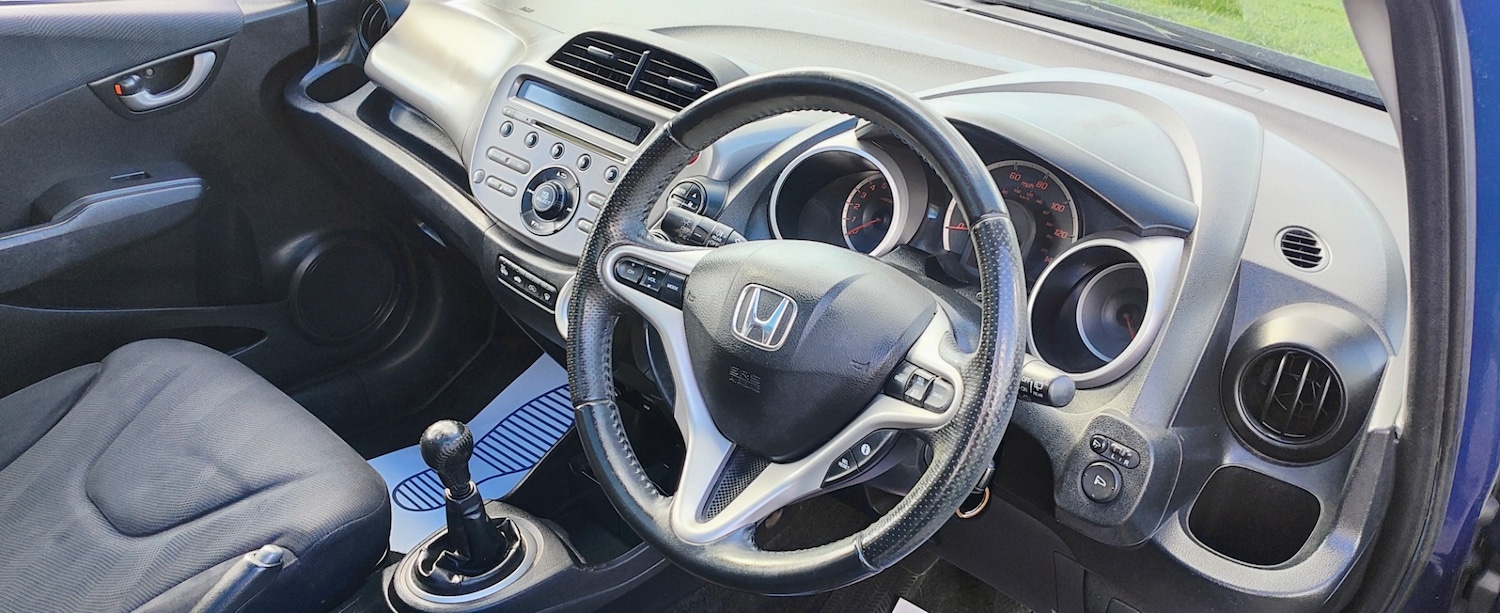 Used Honda Jazz 2010 for sale - 76718846: Photo 15