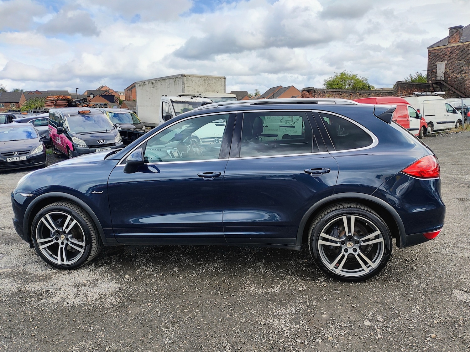 Used Porsche Cayenne 2012 for sale - 76718753: Photo 2