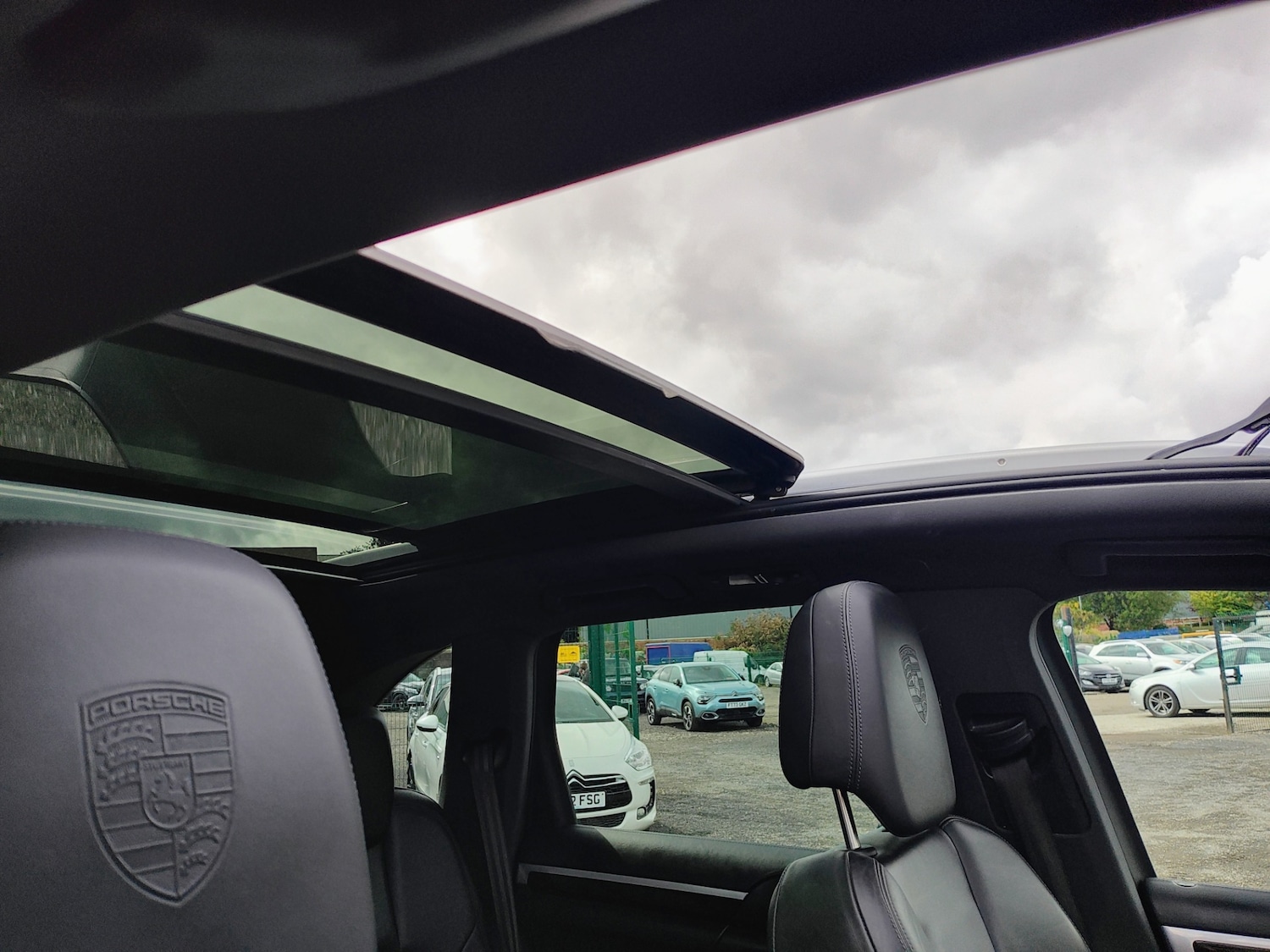 Used Porsche Cayenne 2012 for sale - 76718753: Photo 8