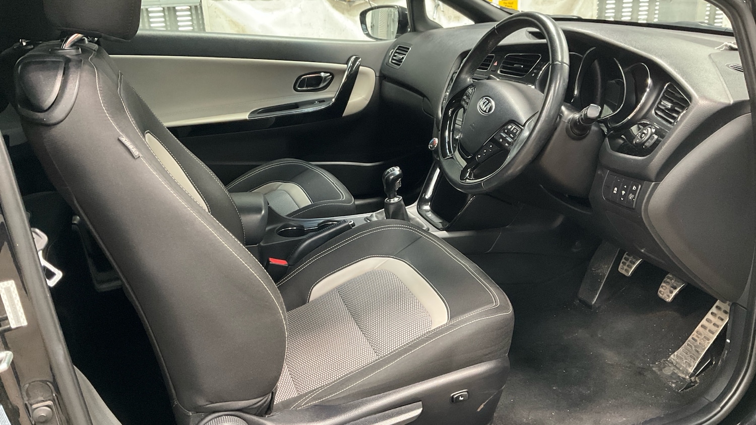 Used Kia Pro Ceed 2014 for sale - 77637111: Photo 5